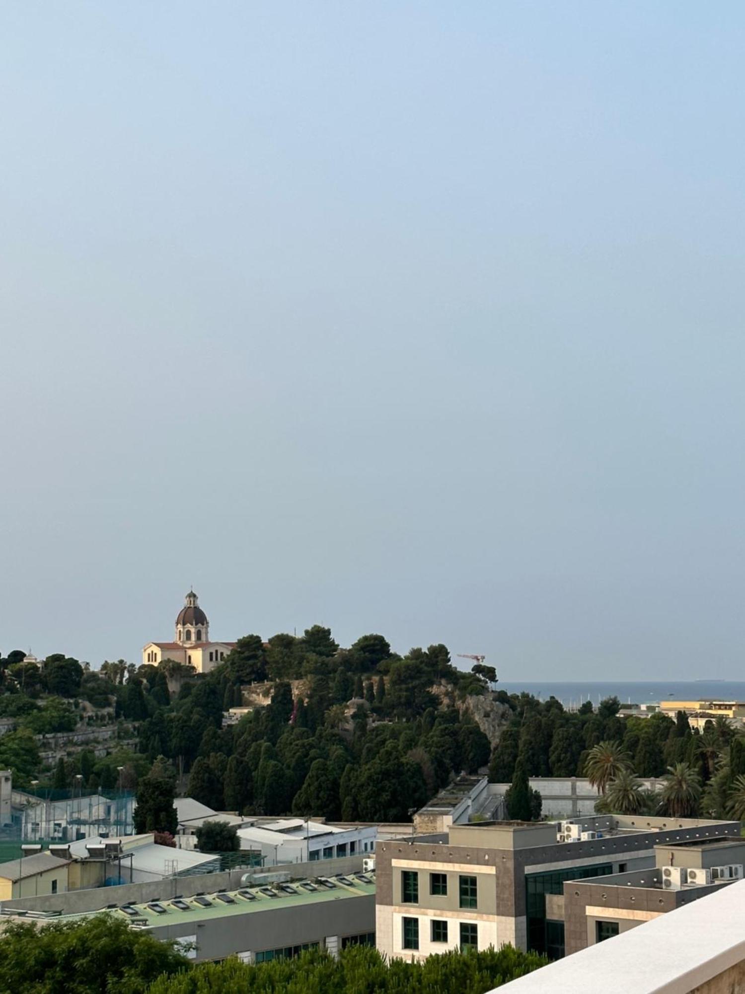 Bed & Breakfast 18 Dante Luxury Cagliari